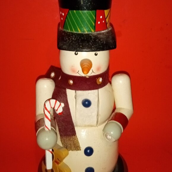 COLORFUL CHRISTMAS WOODEN SNOWMAN NUTCRACKER - Picture 1 of 10